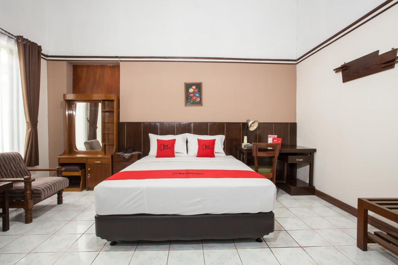 Reddoorz Near Balai Kota Malang Hotell Eksteriør bilde