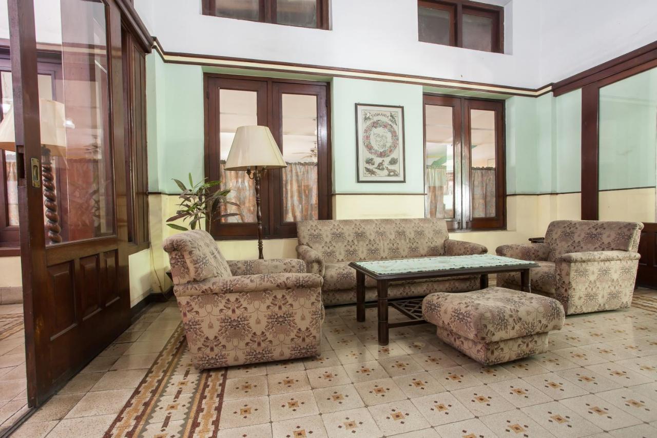 Reddoorz Near Balai Kota Malang Hotell Eksteriør bilde