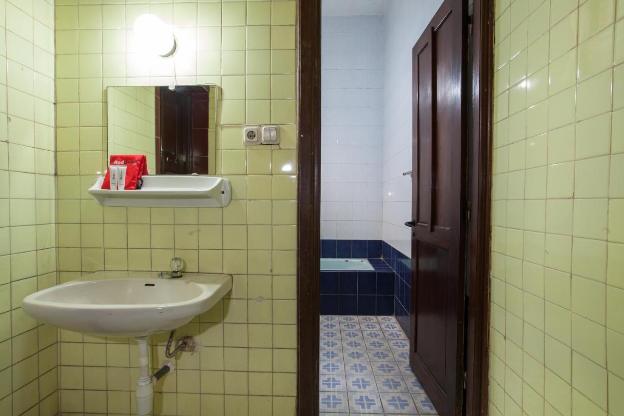 Reddoorz Near Balai Kota Malang Hotell Eksteriør bilde